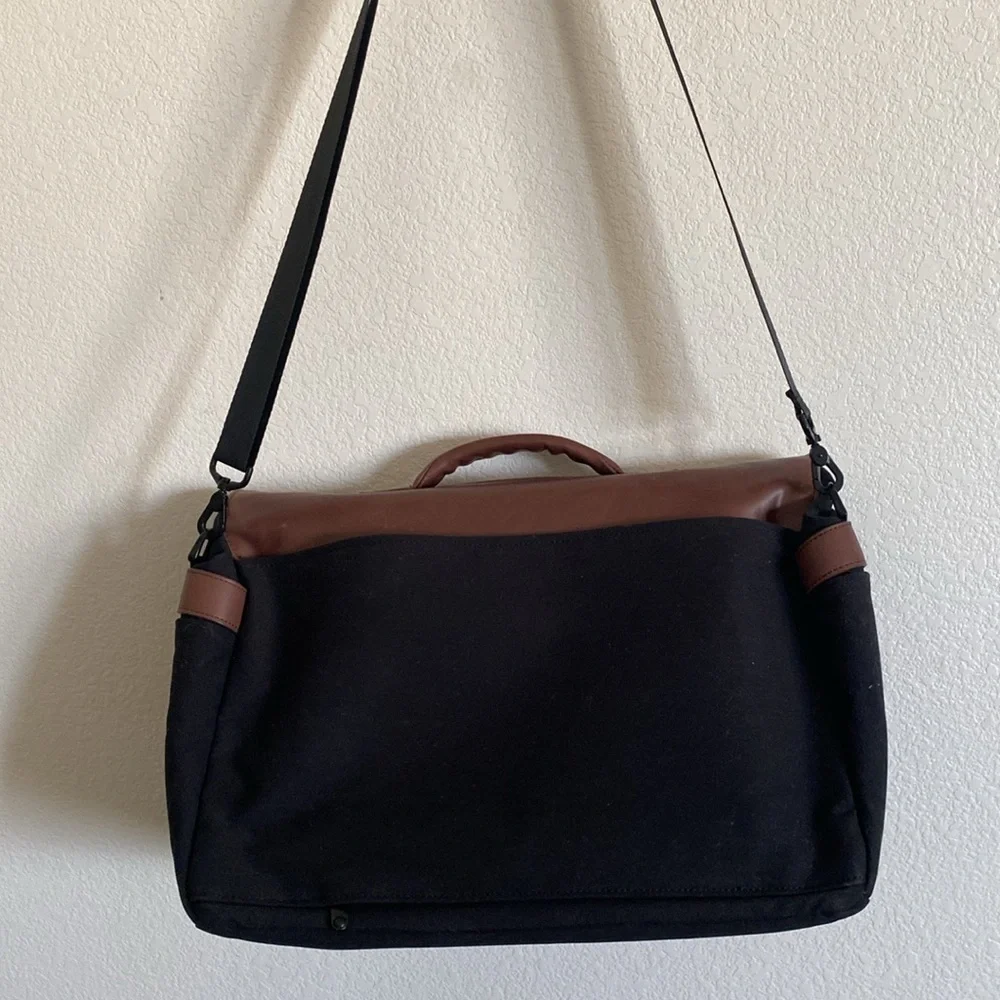 Meta brown black